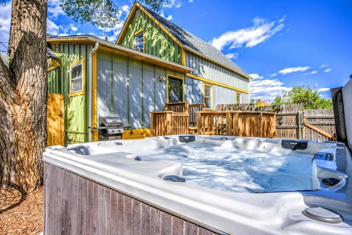 Villa The Vibrant Victorian Hot Tub & Fire Pit In Occ Colorado Springs Exterior foto